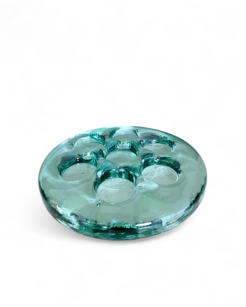 Round candle holder in blown and recycled glass