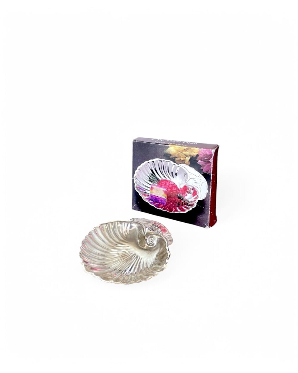 Silver-plated metal shell-shaped saucer with box